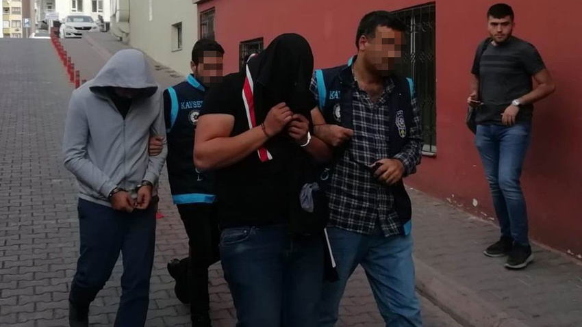 Panikle önce havale yaptı, sonra 200 bin TL'lik altını yola bıraktı!
