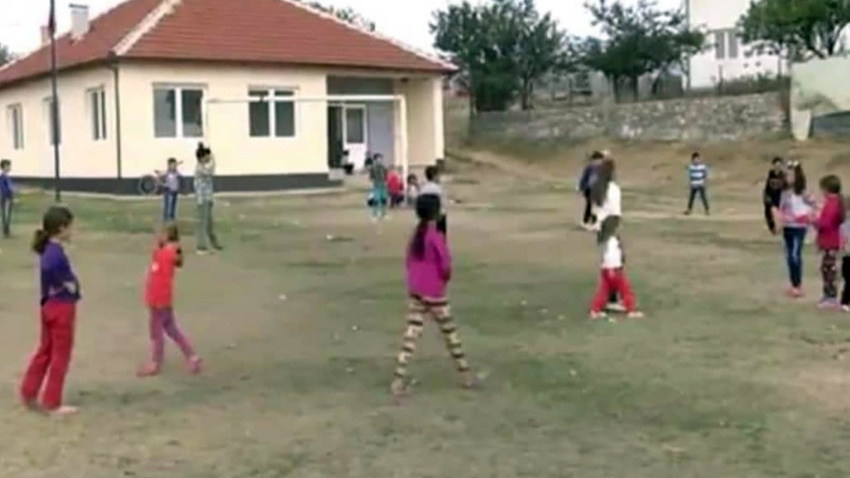 Ali Koç köyündeki okula belediye engeli