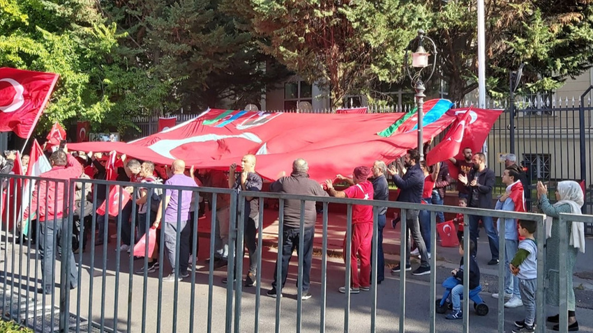 Macaristan'daki Türkler, teröristlerin eylemine mani oldu