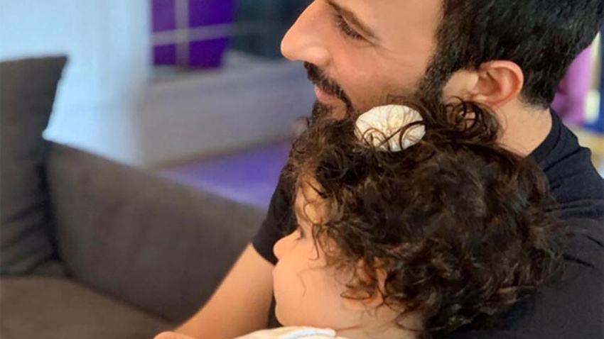 Tarkan, kızının yüzünü gösterdi