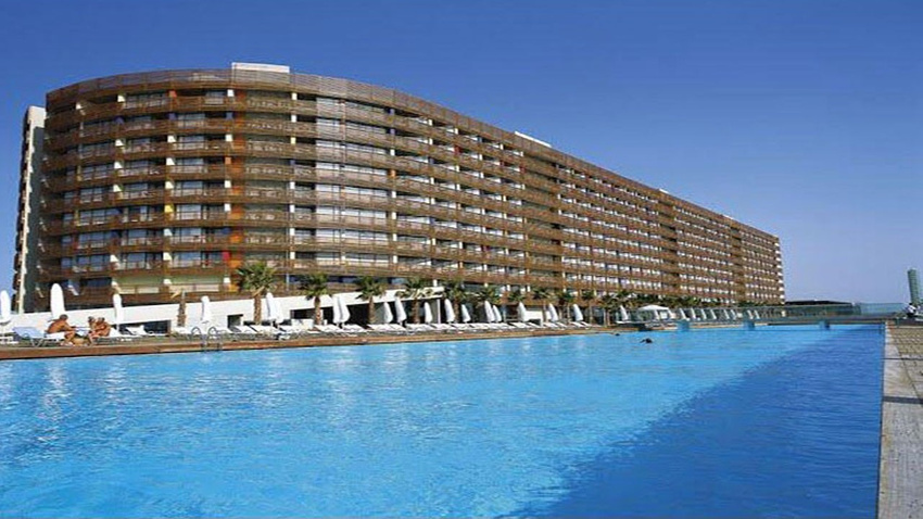 Antalya'daki ünlü otel icradan satılık!