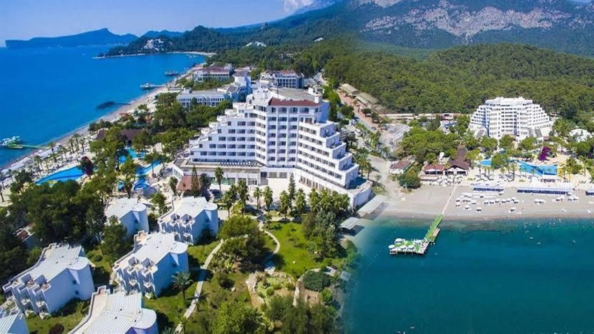 Yer: Antalya... Bir lüks otel daha icradan yarı fiyatına satılığa çıkıyor!