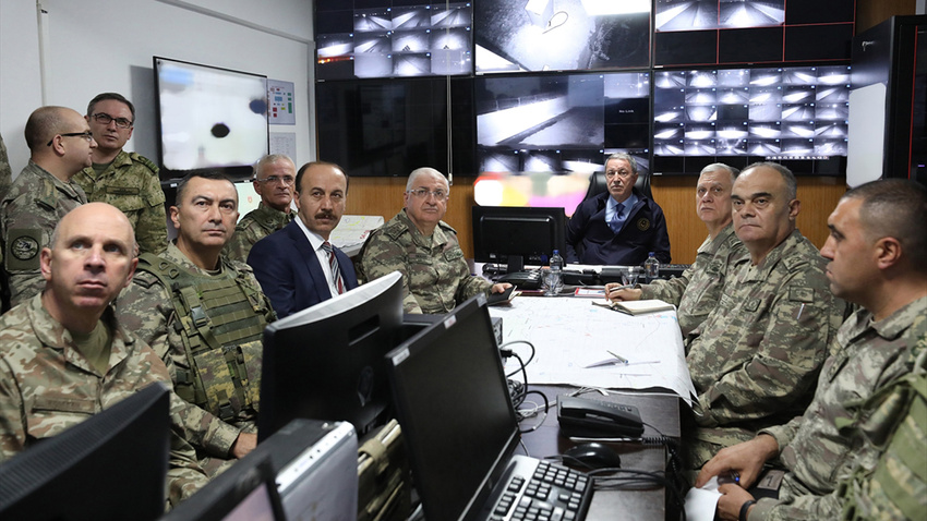 Bakan Akar: Tel Abyad'da her şey bitmiş değil