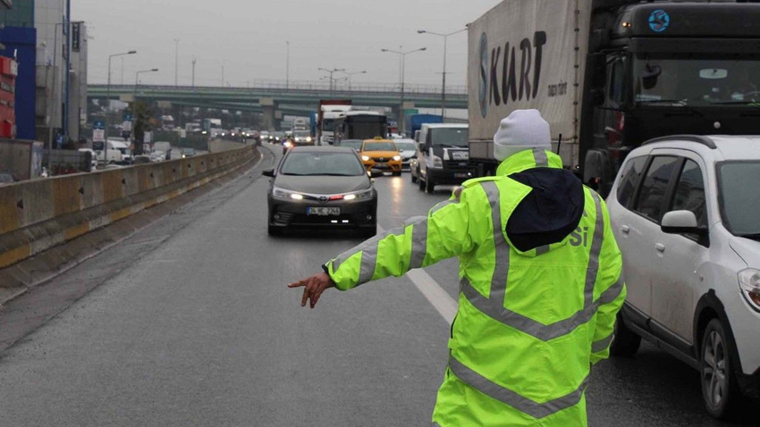 Dikkat! Yarın başlıyor, bu kurala uymayan araçlar trafikten men edilecek