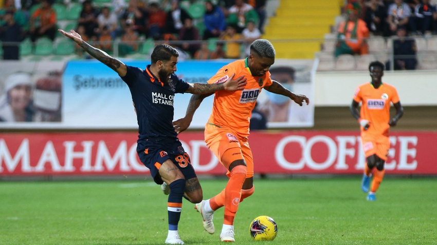 Alanyaspor Başakşehir maçı başladığı gibi bitti