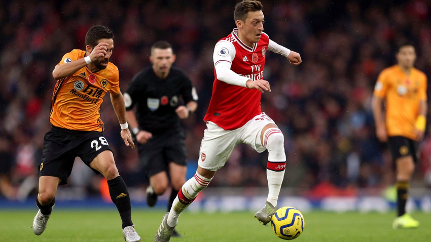 Arsenal Wolves'a takıldı