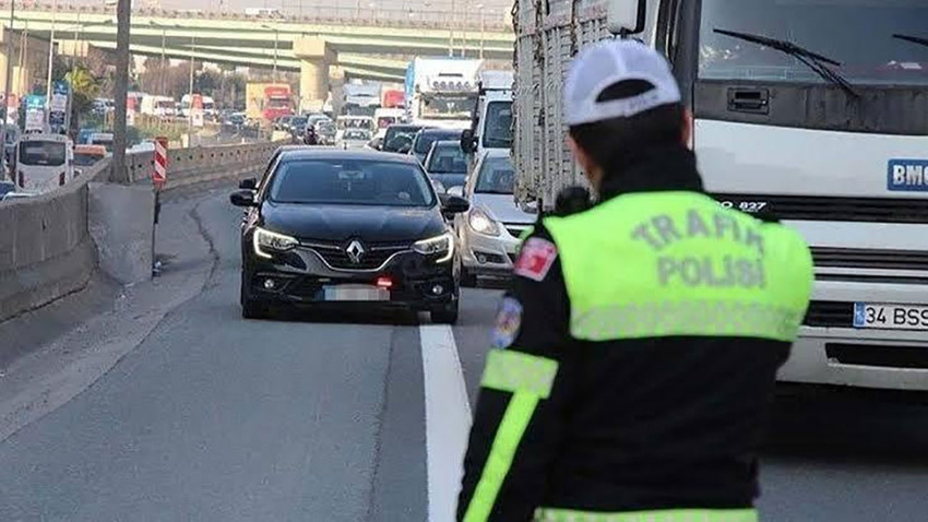 İstanbul'da ilk gün 63 çakarlı araç yakalandı
