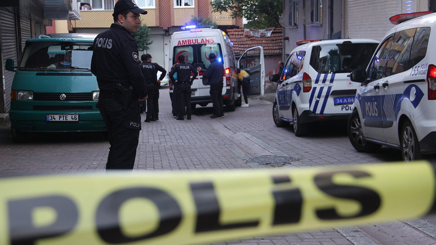 İstanbul'da dehşet!.. Eşini, oğlunu ve damadını vurdu!