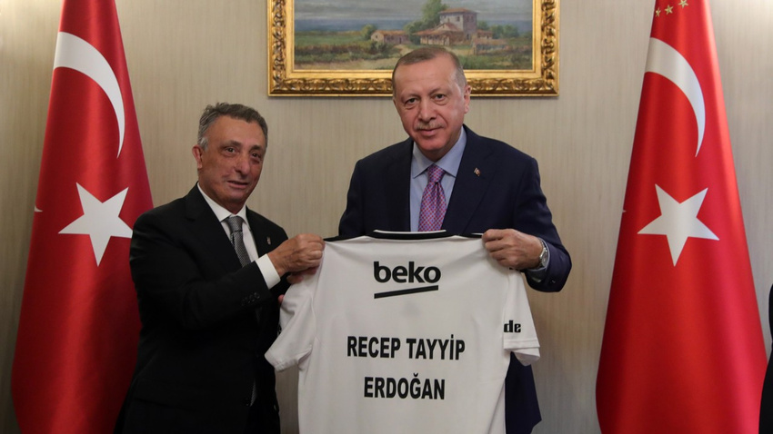 Cumhurbaşkanı Erdoğan Beşiktaş Başkanı Ahmet Nur Çebi'yi kabul etti