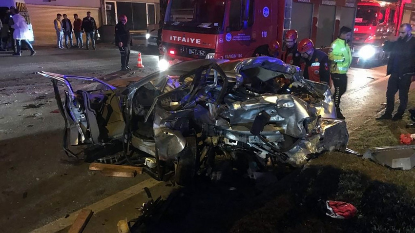 Sakarya'da zincirleme kaza: Biri bebek 3 ölü