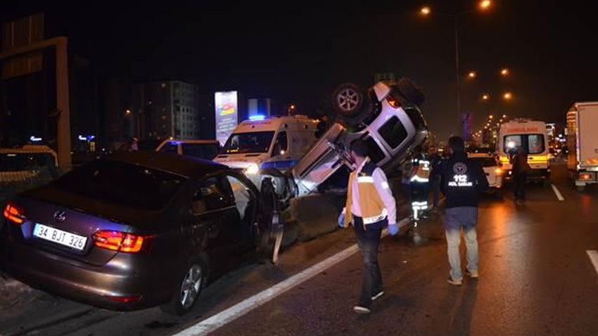 Araç bu hale geldi! Trafiği felç etti