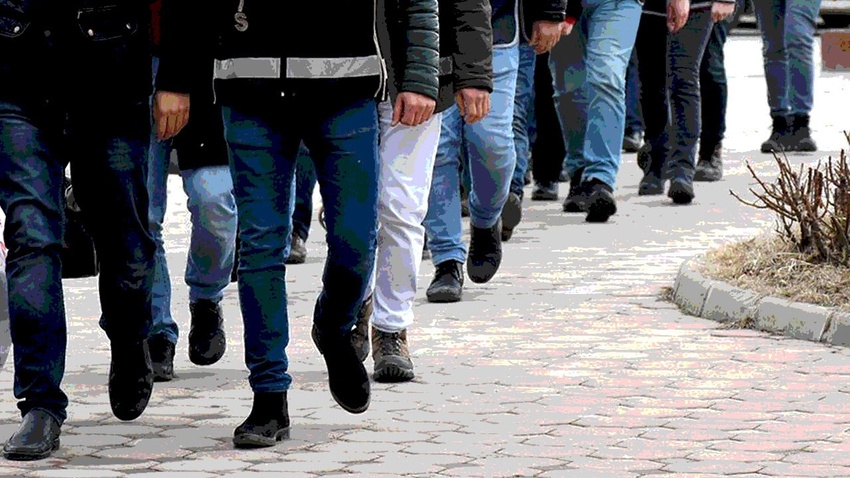 FETÖ'ye şafak operasyonu!