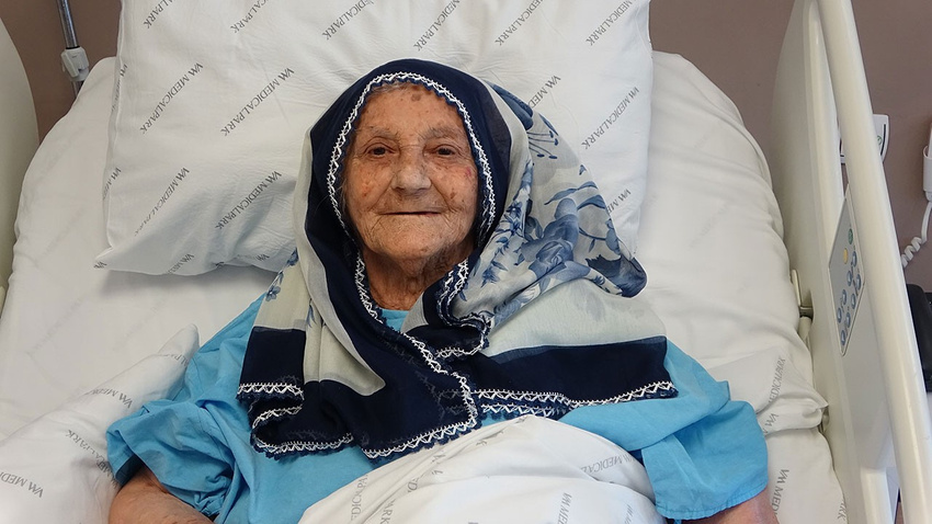 Su içerken yemek borusu yırtıldı! Doktorlar şaşkın