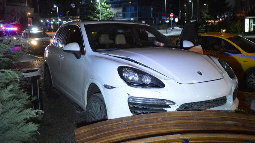 Şişli’de lüks cip ve otomobile kurşun yağdırdılar!