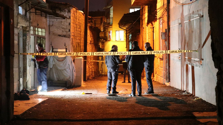 İzmir'de dehşet!.. Ev sahibini pompalı tüfekle öldürdü!