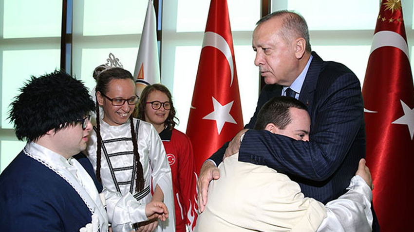 Cumhurbaşkanı Erdoğan, engelliler ile buluştu