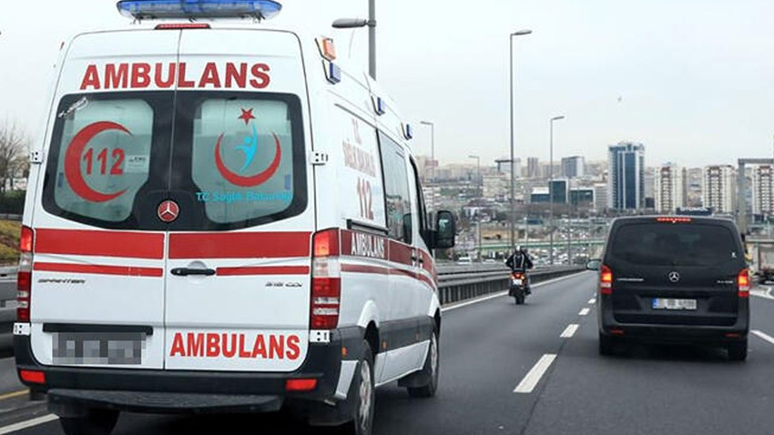 Ambulansın önünü kesip, çatışmada vurulan arkadaşını bindirdi!