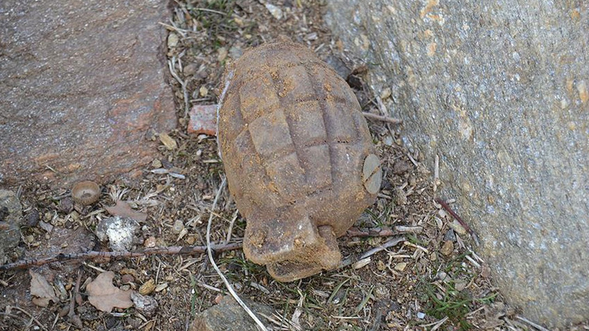 Çöplükte pimi çekilmiş el bombası bulundu