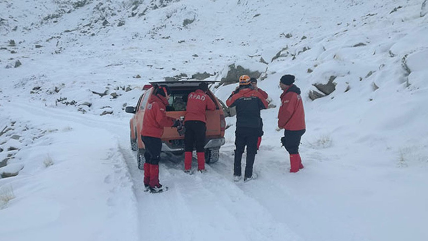 Uludağ'da 2 dağcıyı arayan AKUT ekibi de kayboldu