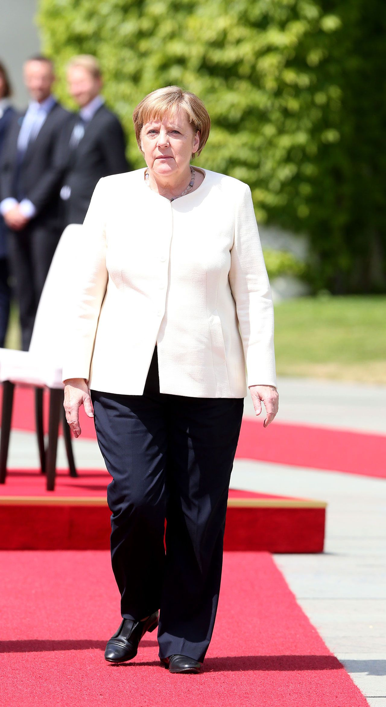 Merkel'e sandalyeli önlem - Sayfa 4