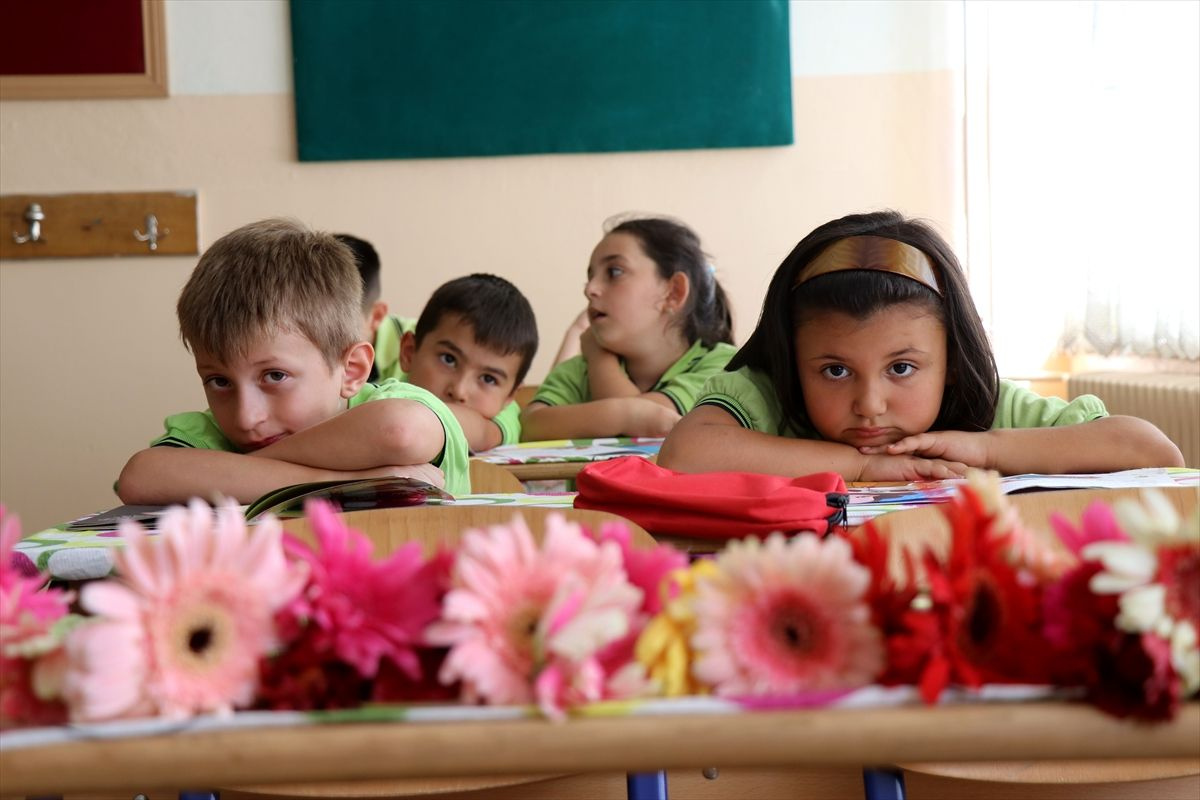 Okullar açıldı... İlk sıra boş kaldı - Sayfa 1