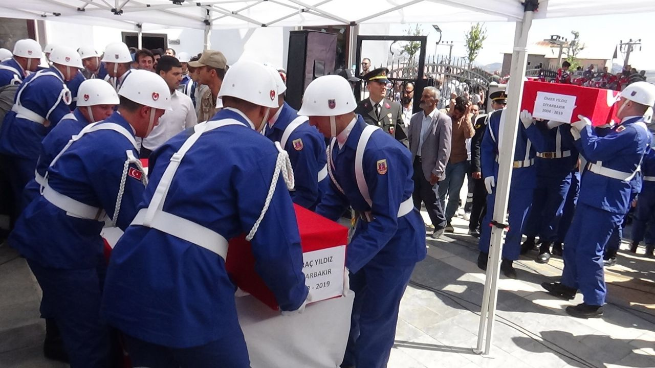 Şehitler son yolculuklarına uğurlandı - Sayfa 4