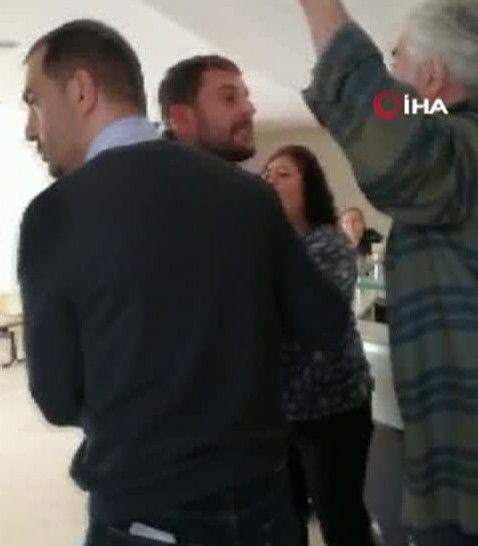 Doktor ile hasta yakını birbirine girdi - Sayfa 4
