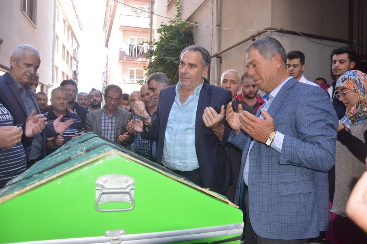 Nürnberg'de tren garında ölü bulunan Mert toprağa verildi - Sayfa 3