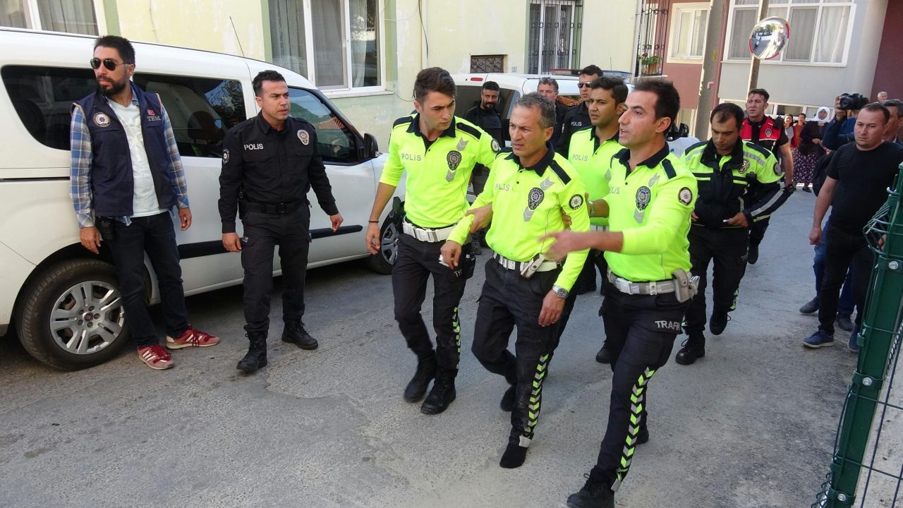 Film gibi olay! Polis aracın üzerine atladı - Sayfa 3