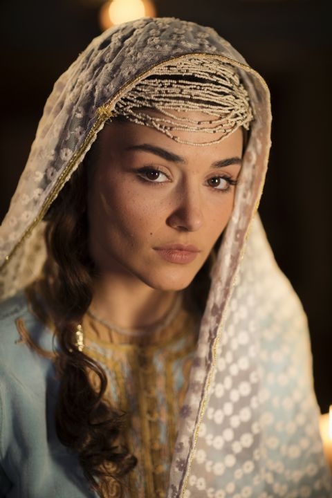 Hande Erçel için bir ilk! - Sayfa 2