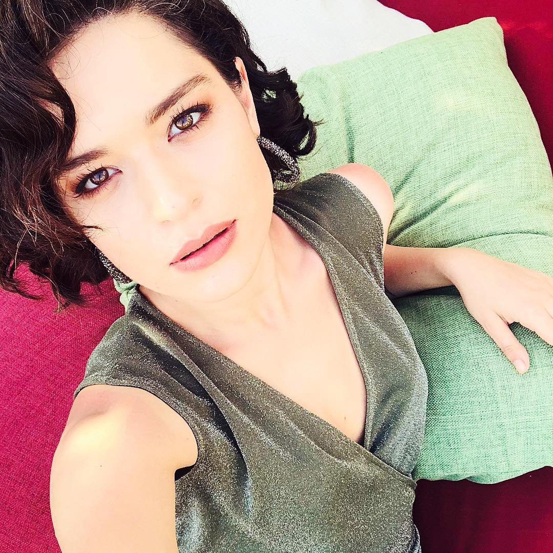 Шафак пекдемир. Сафак Пекдемир. Зехра Аргун. Пакдемир Шафак Пекдемир. Шафак Пекдемир турецкая актриса