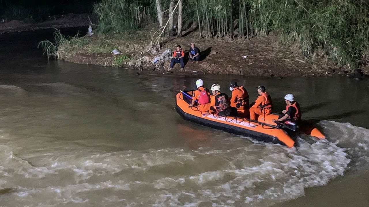 Nehir temizliği faciasında 11 çocuk boğularak öldü
