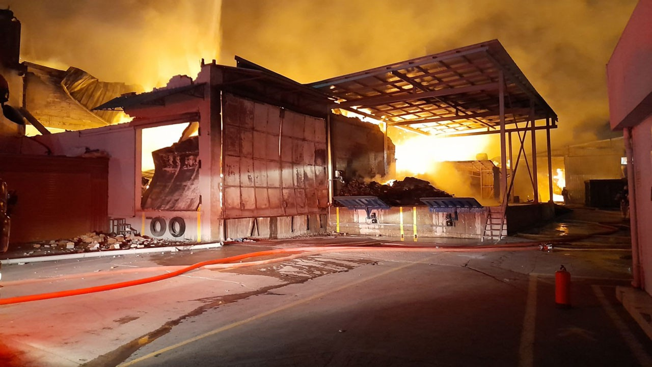 Esenyurt'ta fabrika yangını