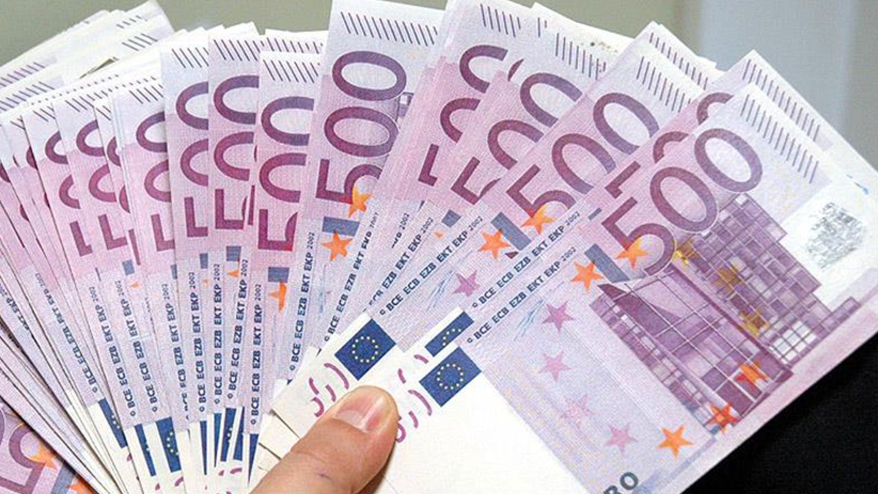 Azerbaycan'dan 1 milyar euroluk depo hesabı