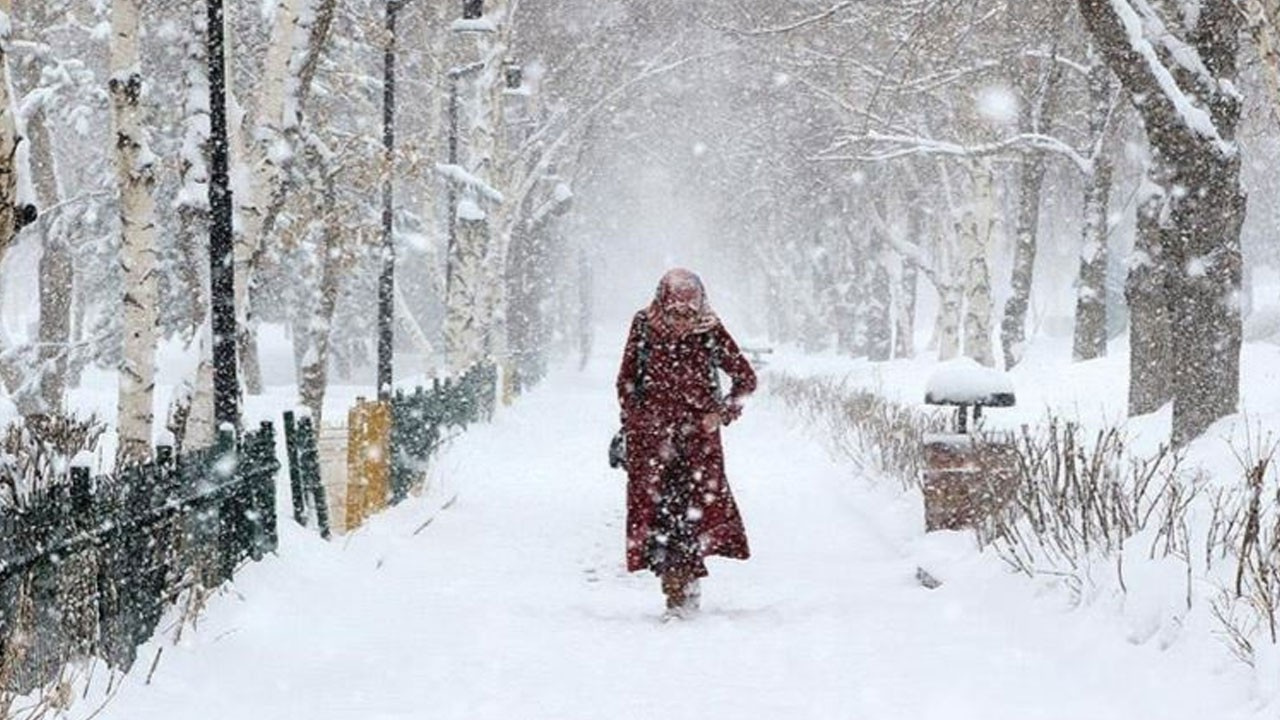 İstanbul'a AKOM'dan kar uyarısı: Saat verdi
