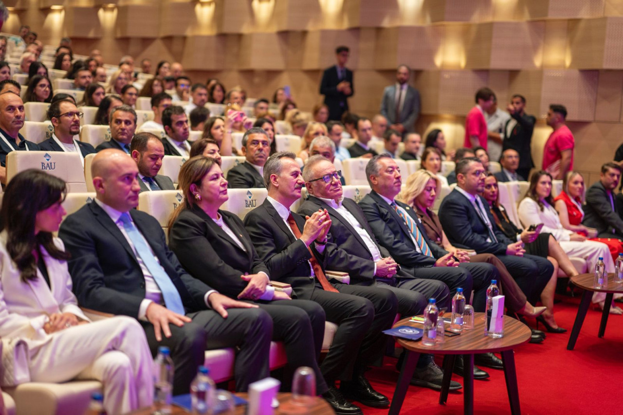 Future AI Summit’26 İstanbul’da başladı: Açılışı yapay zeka Lucia yaptı