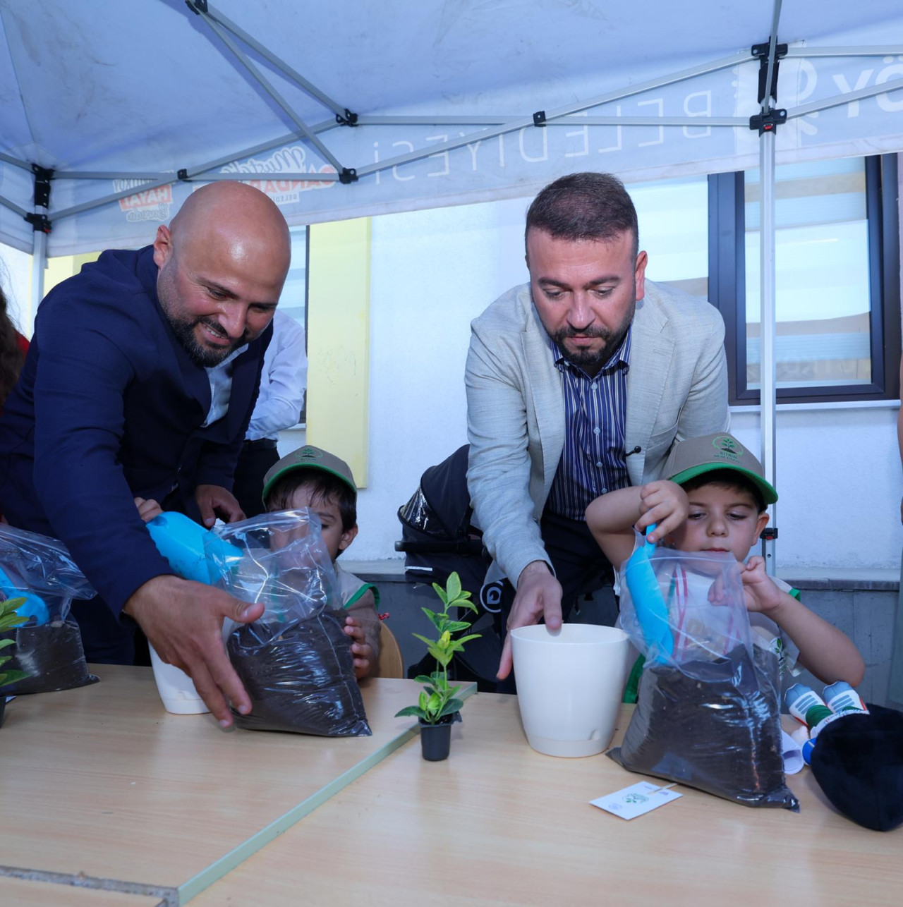 “Bitkim Bana Emanet” projesi Arnavutköy’de başladı! Çocuklar yaz boyunca fidanlarına bakacak - Resim : 2