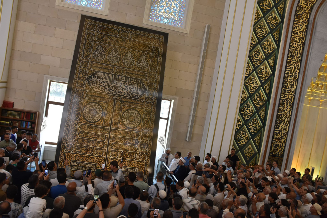Kabe kapısı örtüsü Şahinbey'de ziyarete açıldı!