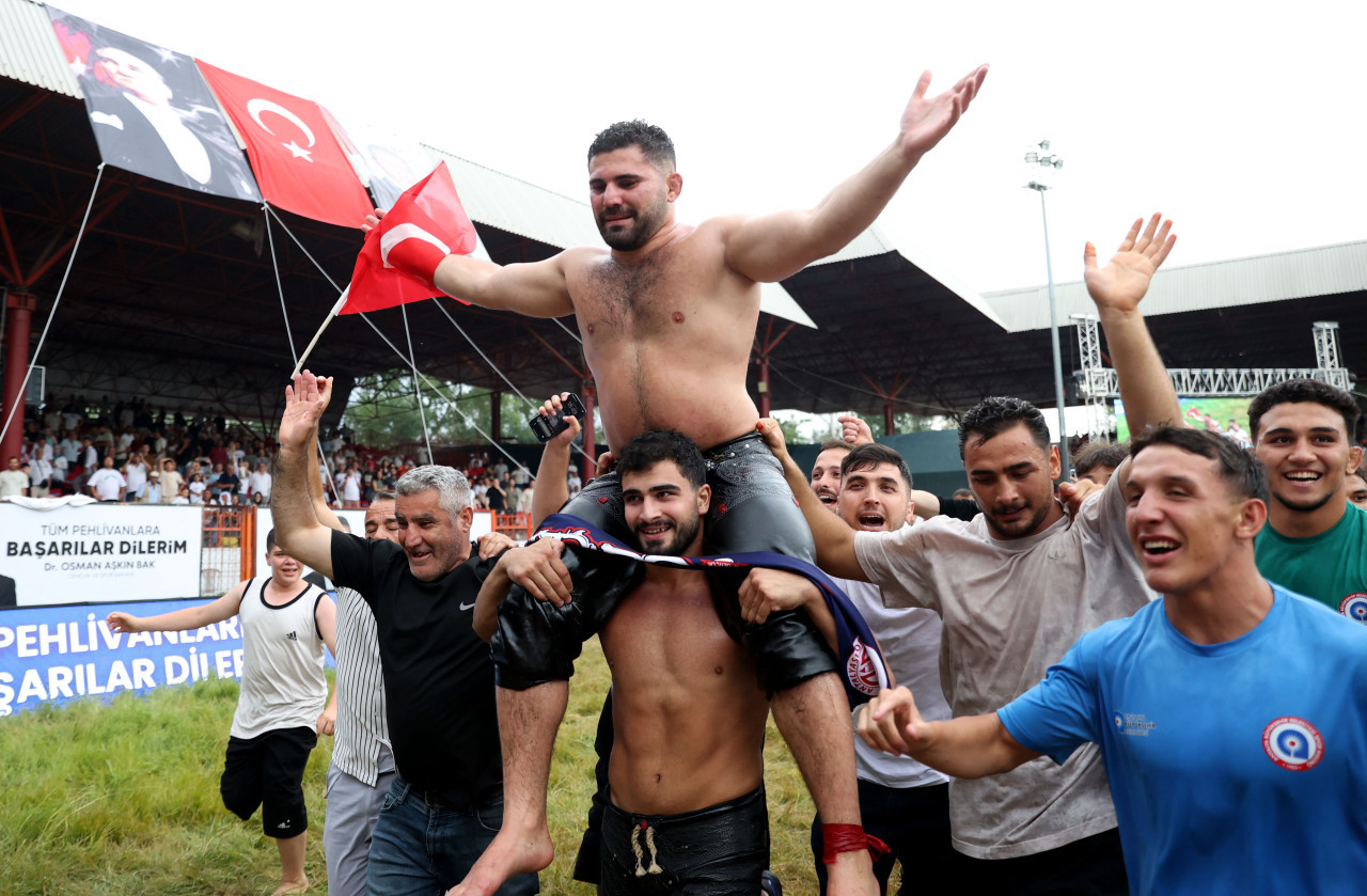 Kırkpınar’da büyük zafer! “Demir leblebi” altın kemeri kaptı - Resim : 3